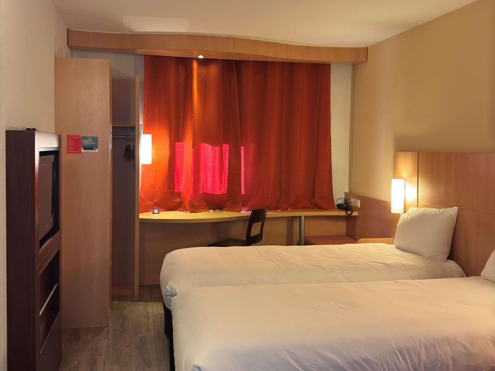 מלון Ibis Istres Trigance מראה חיצוני תמונה